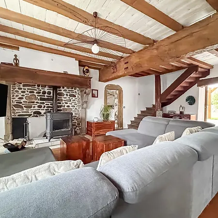 Maison 200m2 Grand Jardin & Parking Nyaraló Bouge-Chambalud