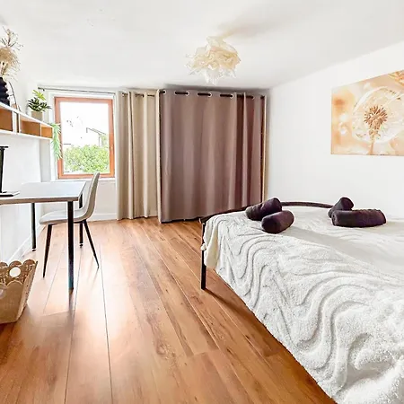 Maison 200m2 Grand Jardin & Parking * Bouge-Chambalud