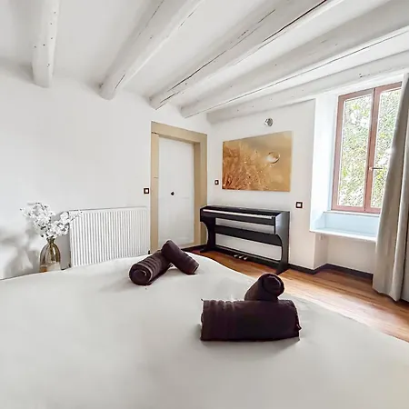 Maison 200m2 Grand Jardin & Parking Bouge-Chambalud